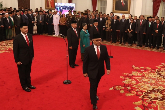 Jokowi Lantik 5 Duta Besar Indonesia