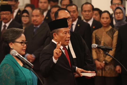 Jokowi Lantik 5 Duta Besar Indonesia