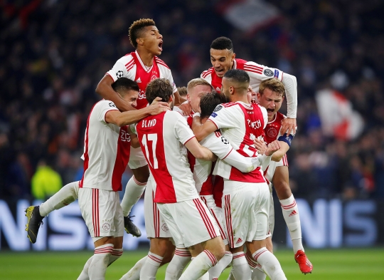 Real Madrid Bungkam Ajax Amsterdam 2-1