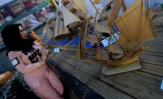 Melihat Ragam Kerajinan UMKM di Bamboo Market Serpong