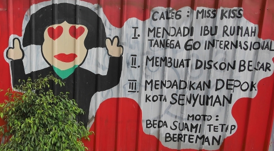 Warga Depok Serukan Pemilu Damai Melalui Mural