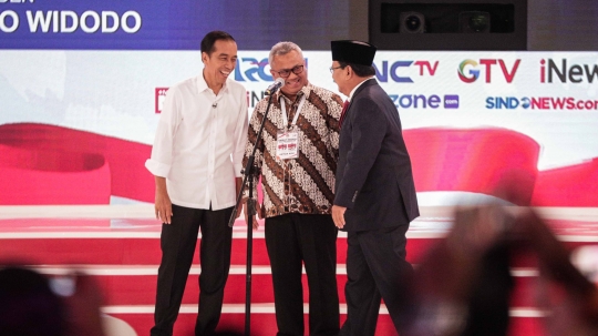 Keakraban Jokowi-Prabowo di Panggung Debat Pilpres 2019