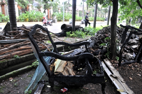 Suasana Rumah Ketua DPR RI Pasca Dilalap Si Jago Merah