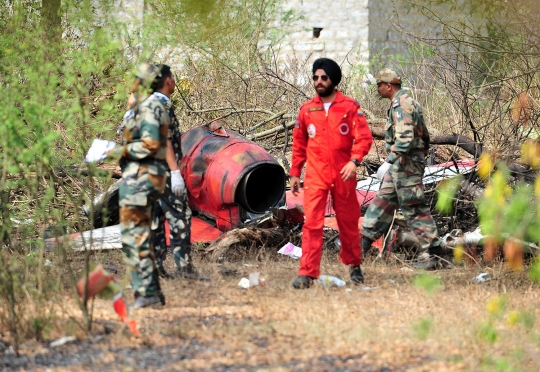 Tabrakan di Udara, Dua Jet Aerobatik India Hancur Lebur