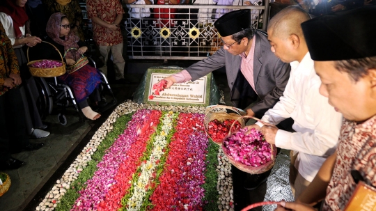 Jelajah Kebangsaan, Mahfud MD Ziarah ke Makam Gus Dur