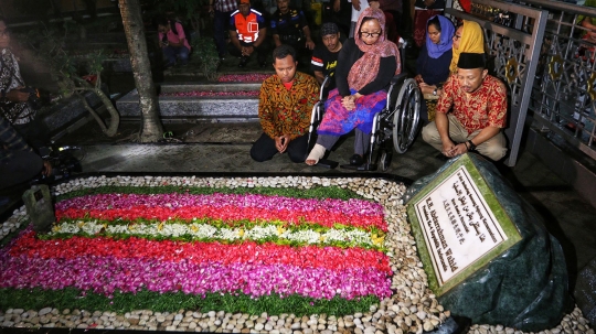 Jelajah Kebangsaan, Mahfud MD Ziarah ke Makam Gus Dur