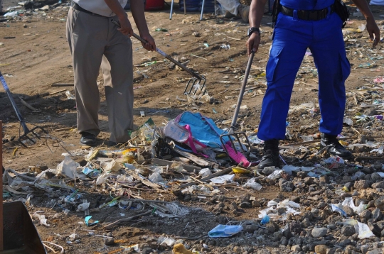 Hari Peduli Sampah Nasional, Ribuan Orang Bersihkan Pantai Semarang