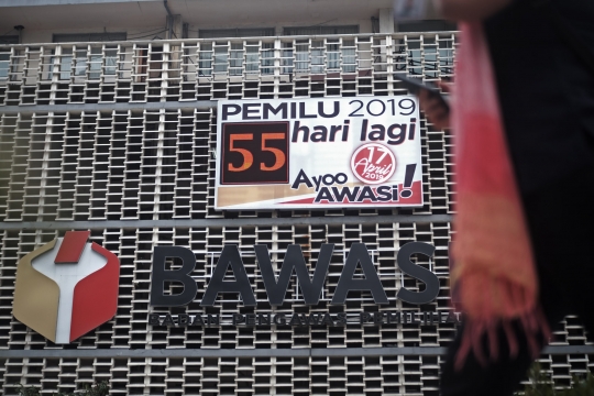 Layar Hitung Mundur Pemilu 2019 Hiasi Gedung Bawaslu