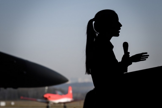 Cantiknya Pilot Jet Tempur Wanita Pertama Swiss