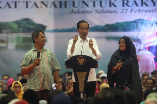 Jokowi Bagi 3.000 Sertifikat Tanah di Pasar Minggu