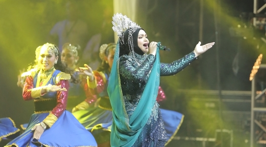 Penampilan Memukau Siti Nurhaliza Saat Konser di Jakarta