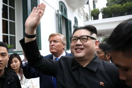 Jelang KTT, Trump dan Kim Jong-un KW Hebohkan Warga Vietnam