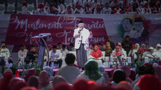 Ribuan Muslimah Deklarasi Dukung Jokowi-Ma'ruf