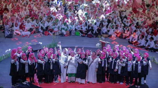 Ribuan Muslimah Deklarasi Dukung Jokowi-Ma'ruf