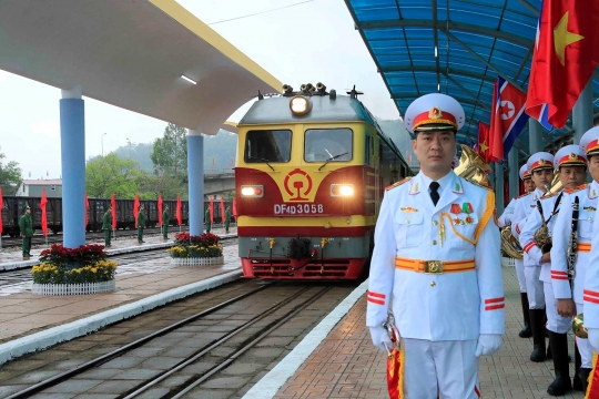Kim Jong-un Jejakkan Kaki di Vietnam