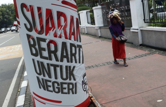 Media Sosialisasi Pemilu 2019 Mulai Bertebaran di Jalan Medan Merdeka Barat