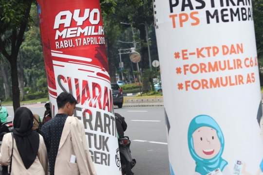 Media Sosialisasi Pemilu 2019 Mulai Bertebaran di Jalan Medan Merdeka Barat