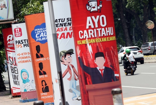 Media Sosialisasi Pemilu 2019 Mulai Bertebaran di Jalan Medan Merdeka Barat