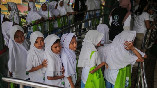 Keceriaan Anak-Anak Korban Tsunami Banten Berwisata di Ancol