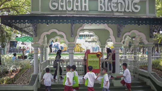 Keceriaan Anak-Anak Korban Tsunami Banten Berwisata di Ancol