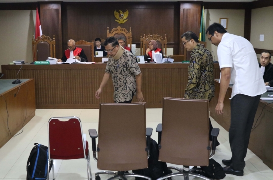 Suap Anggota DPRD Kalteng, Tiga Pejabat PT Sinarmas Dituntut 2 Tahun 6 Bulan Penjara