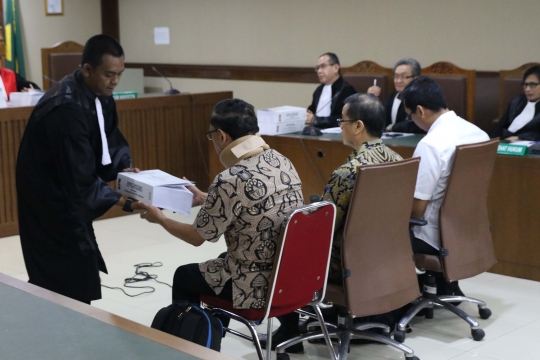 Suap Anggota DPRD Kalteng, Tiga Pejabat PT Sinarmas Dituntut 2 Tahun 6 Bulan Penjara