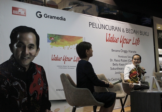 Onggy Hianata Luncurkan Buku 
