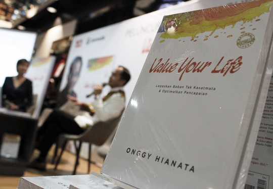 Onggy Hianata Luncurkan Buku 