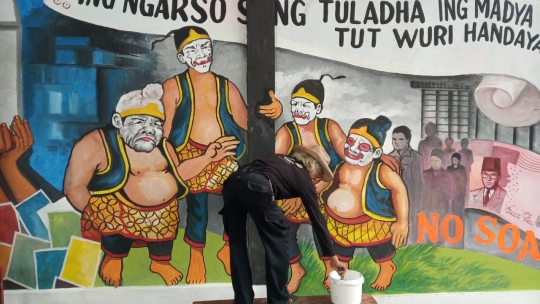 Membuat Mural Pemilu di Semarang