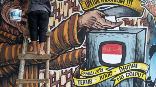 Membuat Mural Pemilu di Semarang