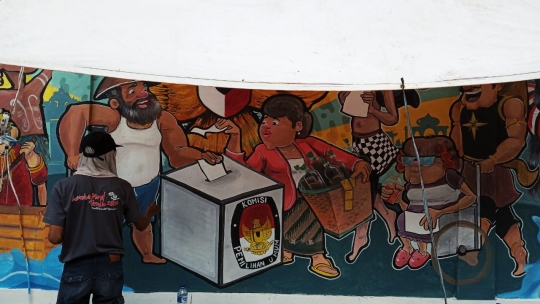 Membuat Mural Pemilu di Semarang