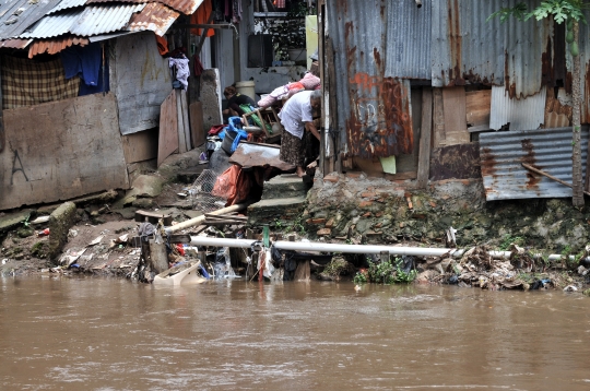 Ancaman Banjir Hantui Warga Bantaran Kali Ciliwung