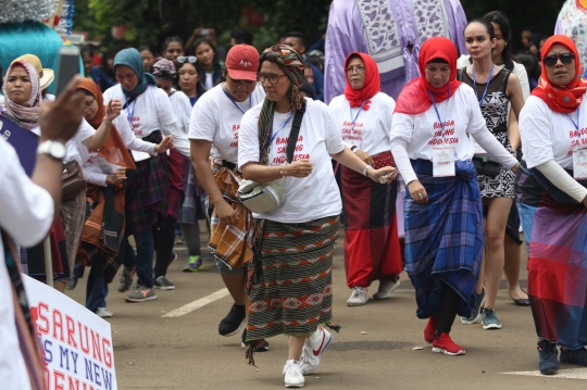 Muda Mudi Meriahkan Festival Sarung Indonesia 2019 di GBK