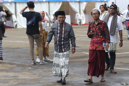 Muda Mudi Meriahkan Festival Sarung Indonesia 2019 di GBK