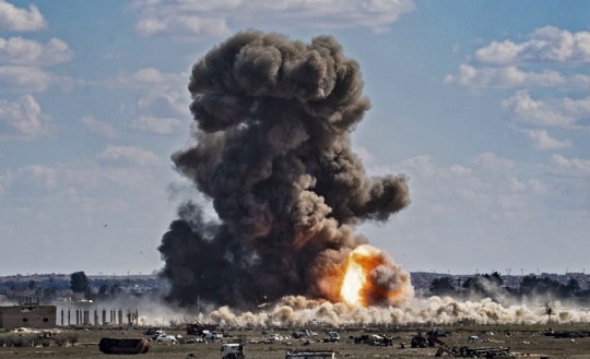 Bombardir Markas ISIS dalam Serangan Terakhir di Suriah