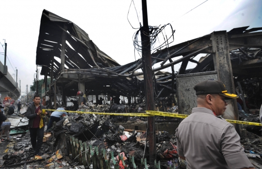 Usai Kebakaran, Pedagang Pasar Blok A Kumpulkan Sisa Barang Jualan