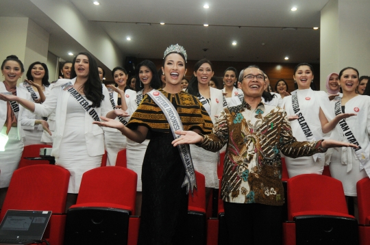 39 Calon Finalis Putri Indonesia Sambangi KPK