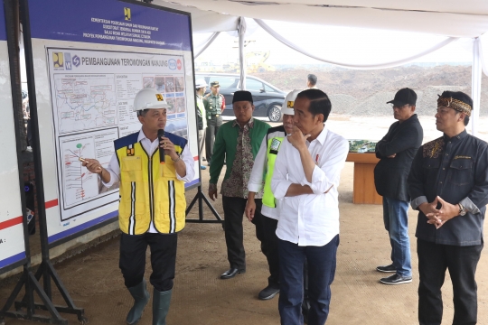 Jokowi Tinjau Proyek Terowongan Nanjung