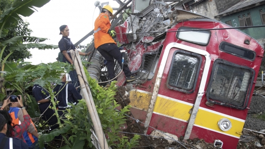 Penampakan Kondisi Terkini KRL Anjlok di Kebon Pedes