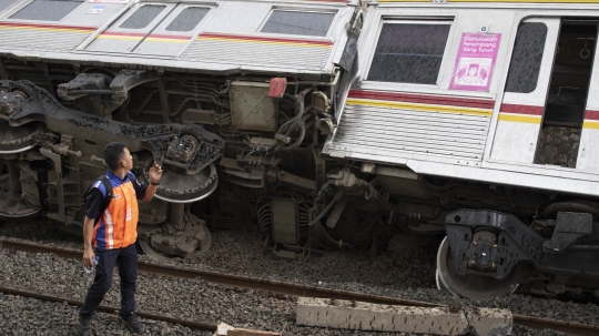 Penampakan Kondisi Terkini KRL Anjlok di Kebon Pedes