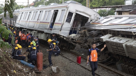 Penampakan Kondisi Terkini KRL Anjlok di Kebon Pedes