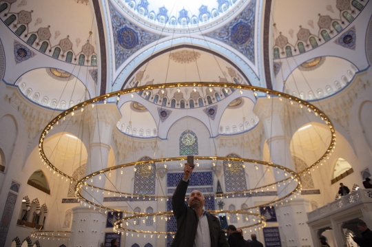Menyusuri Kemegahan Masjid Camlica di Istanbul