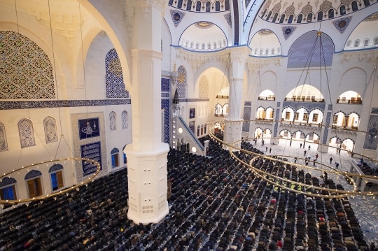 Menyusuri Kemegahan Masjid Camlica di Istanbul