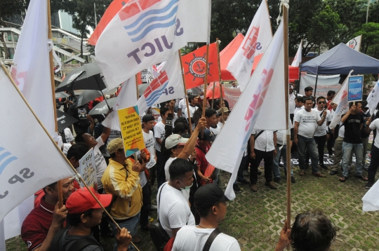 Kasus Korupsi JICT, Ratusan Pekerja Geruduk Gedung KPK