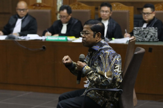 Idrus Marham Jalani Sidang Keterangan Terdakwa