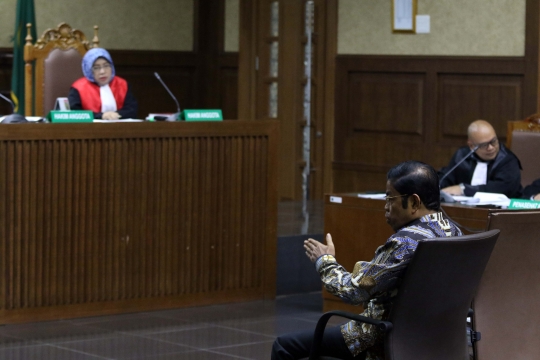 Idrus Marham Jalani Sidang Keterangan Terdakwa