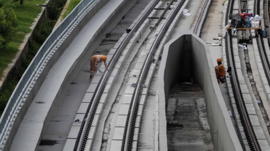 Pembangunan LRT Cawang Cibubur Capai 78 Persen