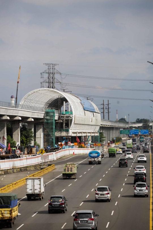 Pembangunan LRT Cawang Cibubur Capai 78 Persen