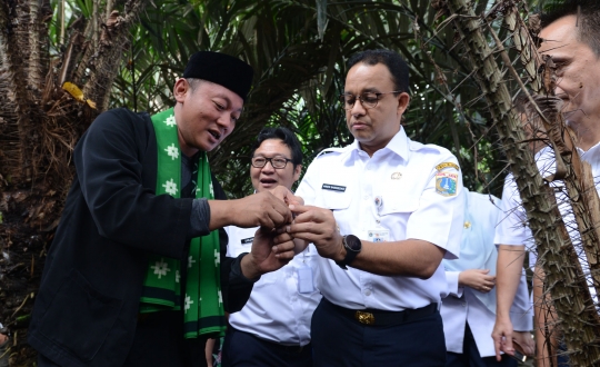 Panen Dukuh dan Salak, Anies Baswedan Tetapkan CBC Jadi Lokasi Wisata Alam