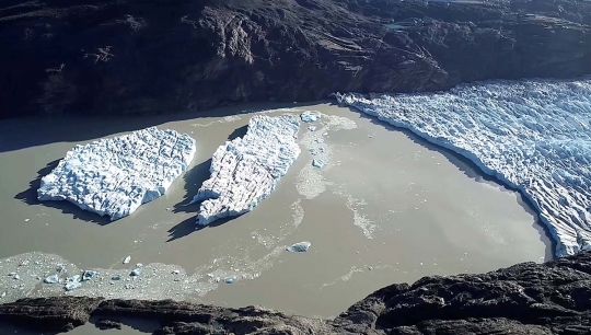 Ini Penampakan Pecahan Gunung Es di Chile